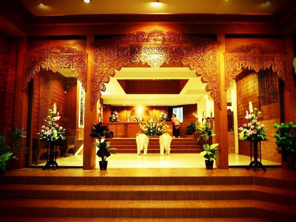 Bua Raya Hotel Чиангмай Экстерьер фото